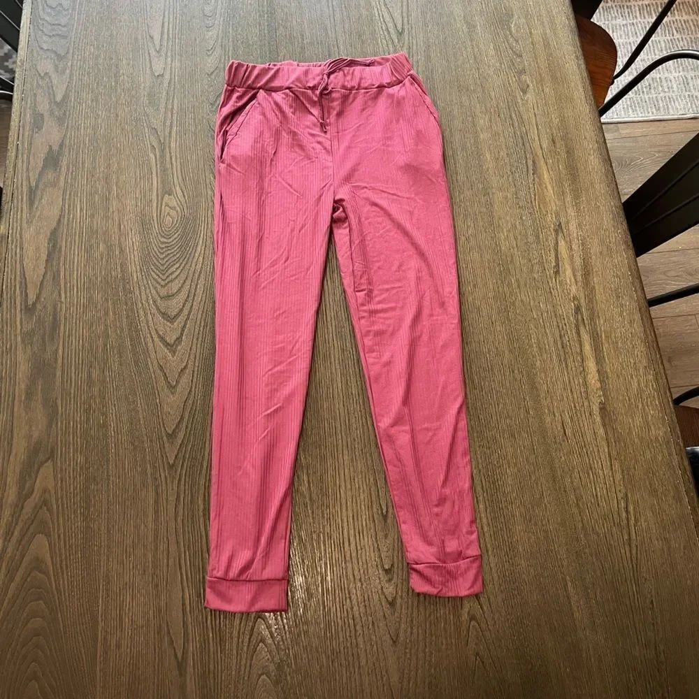 NWOT Sophia and Lilly Ribbed Comfy Pink Joggers Size 10/12